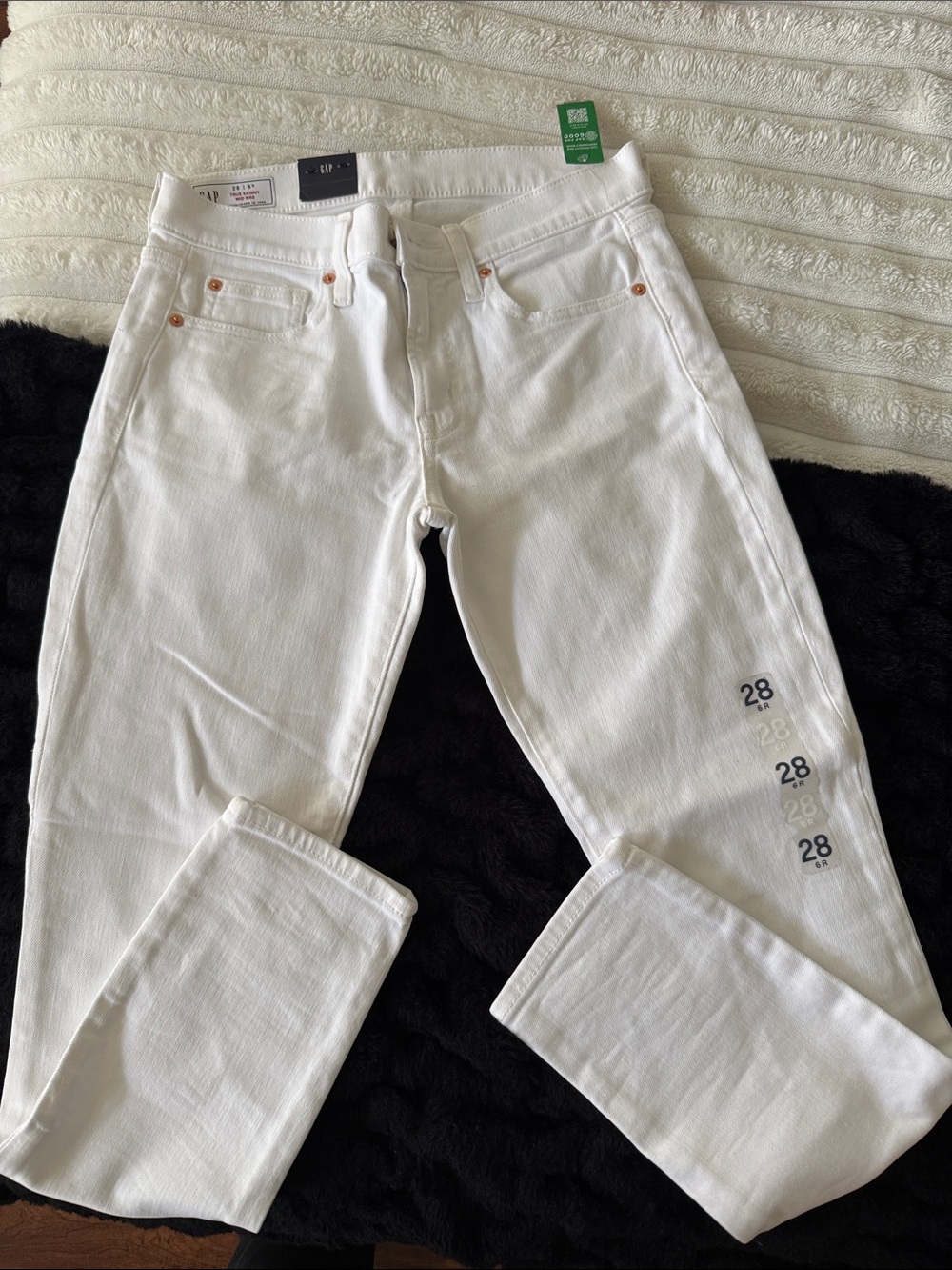 GAP White Women's Skinny Jeans